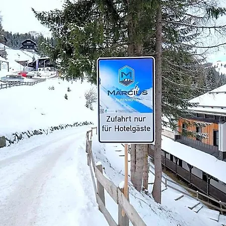 فندق Alpenhotel Marcius