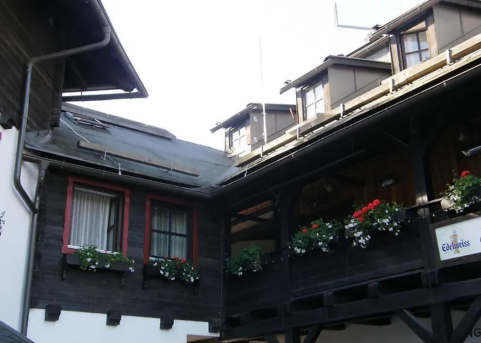 Szálloda Alpenhotel Marcius 3*